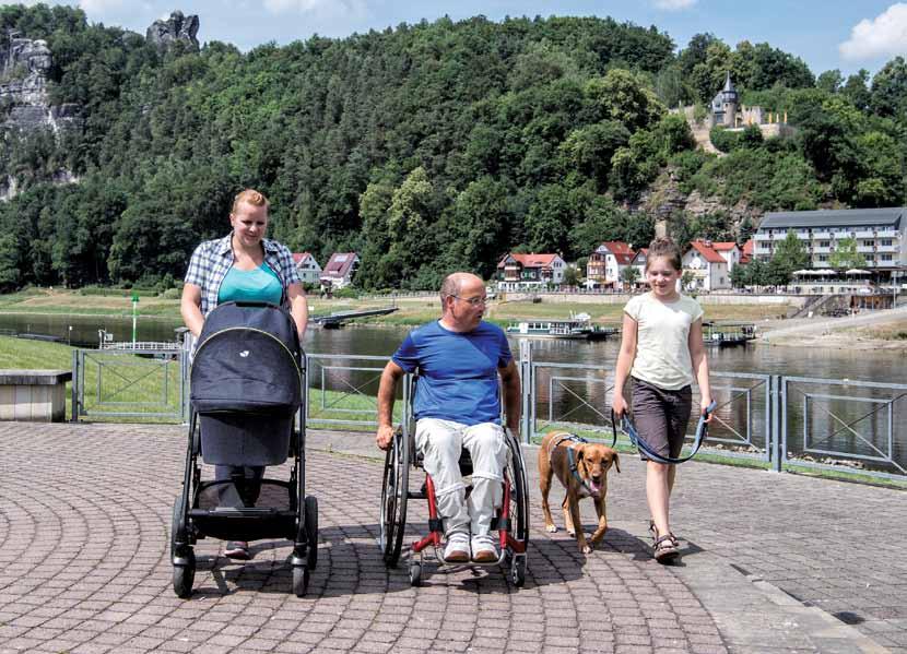 46 Rollstuhl- & Handbiketouren Túry na invalidním vozíku & na handbiku Wir haben Ihnen in dieser Broschüre eine kleine Auswahl der schönsten Rollstuhl- und Handbiketouren durch die Sächsische Schweiz