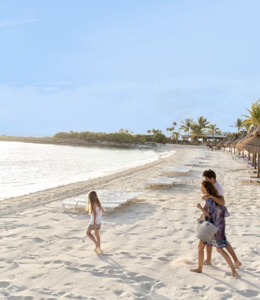 Vítejte v Club Med Resortu Cancún Praktické informace Úroveň komfortu: 4* s 5* luxusní částí hotelu Umístění: na špičce