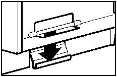 4 OBSLUHA 4.1 Zavěšení na stěnu Zavěšení nosné jednotky 1. Pro zavěšení nosné jednotky na držák nasaďte konstrukci do spodní kolejničky. 2.
