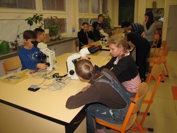 Zpráva o činnosti Biologického kroužku při Matičním gymnáziu v Ostravě za školní rok 2017/2018 BIOLOGICKÝ KROUŽEK byl založen v roce 2000 a ve školním roce 2017/2018 pokračoval 18.