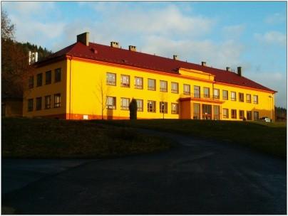 Školní Hrozinky časopis ZŠ HROZNĚTÍN Školní rok