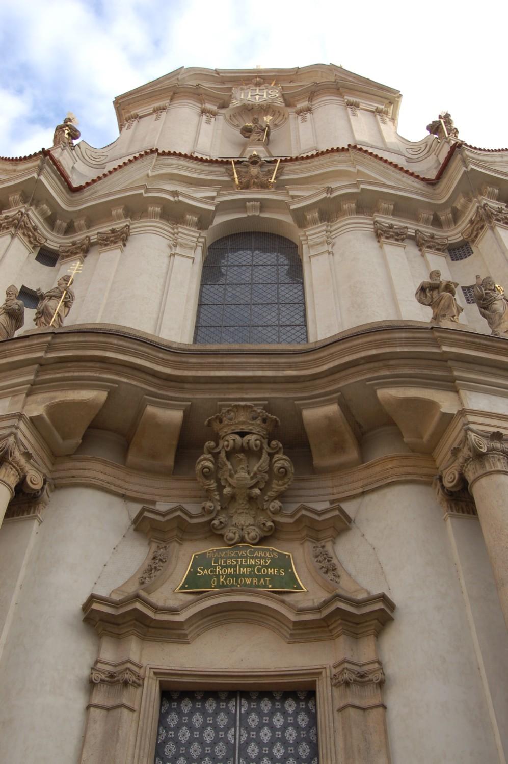 Jezuitský kostel sv. Mikuláše v Praze na Malé Straně, detail hl.