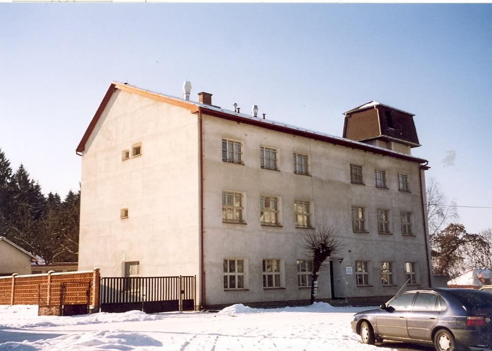 Škola zanikla v roce 1979. A na jejím místě vznikl Domov důchodců.