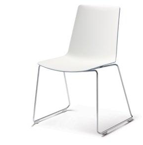 Plastové područky nebo kryty rámu pro židle bez područek. Kovové povrchy ošetřeny práškovou barvou.