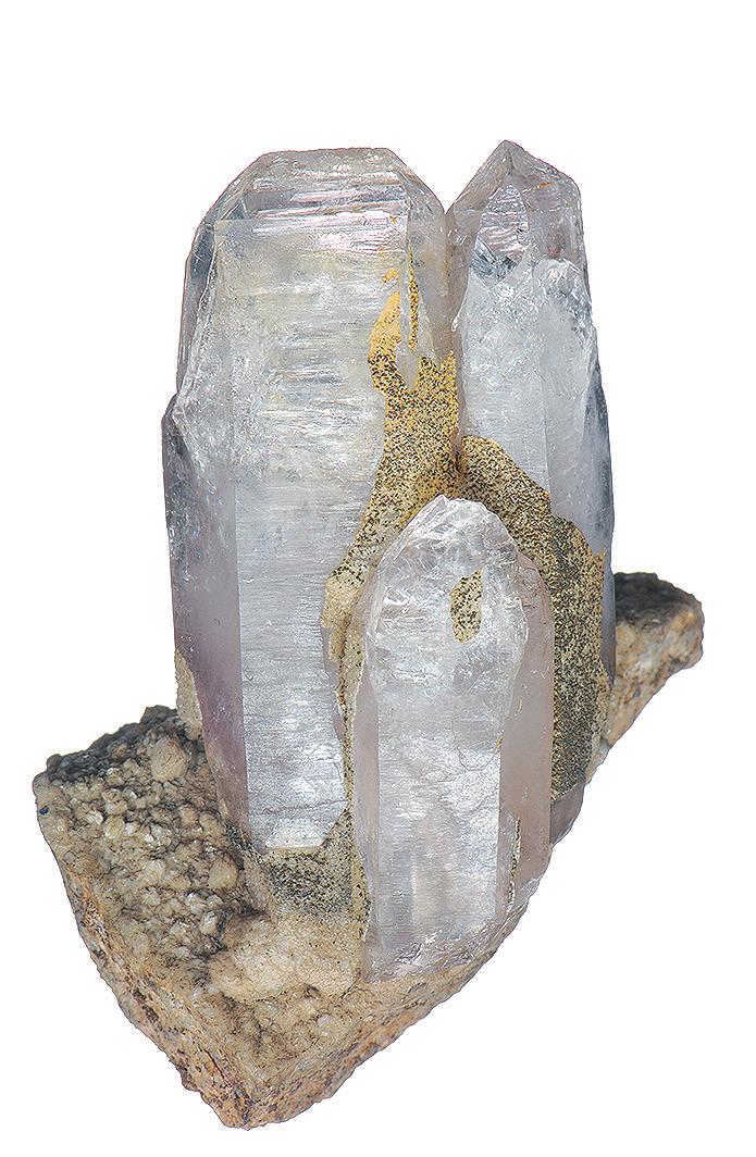 nerovnoměrný vývin krystalů, jsou v přírodě zcela běžné a často nám znemožňují správné zařazení krystalu do soustavy. V takových případech nemůžeme využít k určení minerálu krystalové tvary.