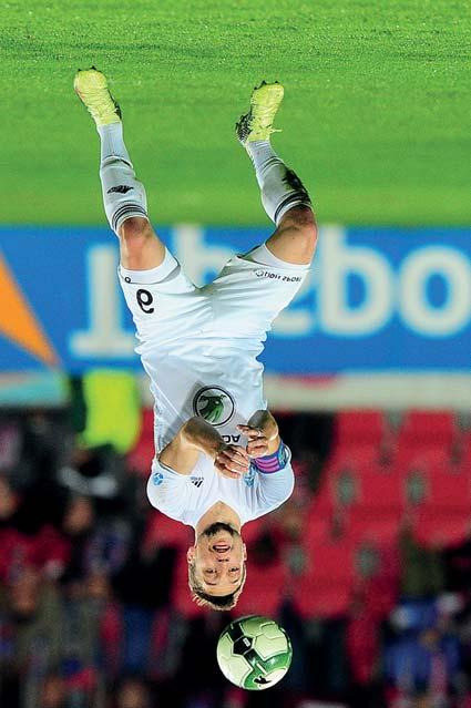 První fotbalová liga 2017/2018 Dukla Plzeň 0:4 Dukla Teplice 1:3 0:2 Boleslav Karviná 0:1 1:1 Dukla Jablonec 0:1 2:2 Teplice Slavia 0:1 Plzeň Jablonec 1:0 2:0 Bohemians Brno 1:0 0:0 Slavia Bohemians