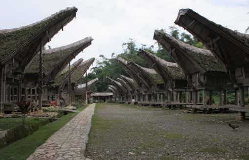 den Sengkang - dílny na výrobu hedvábí, vyjížďka po jezeře Tempe, návštěva plovoucí vesnice, množství ptactva, přejezd 7.