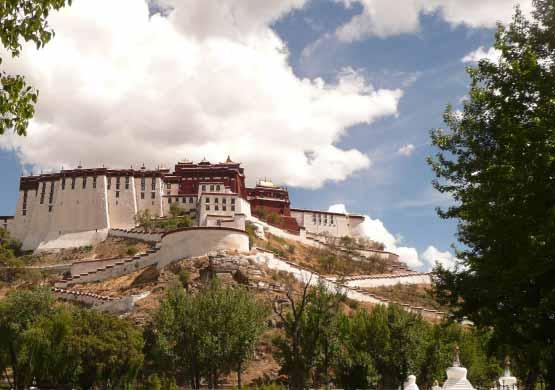 Everest Lhasa Gangtok Dardžiling Bagdogra INDIE Punakha Paro Thimpu Džaldapára INDIE (SIKKIM) BHÚTÁN Zájezd do přírodně, kulturně i historicky bohaté oblasti.