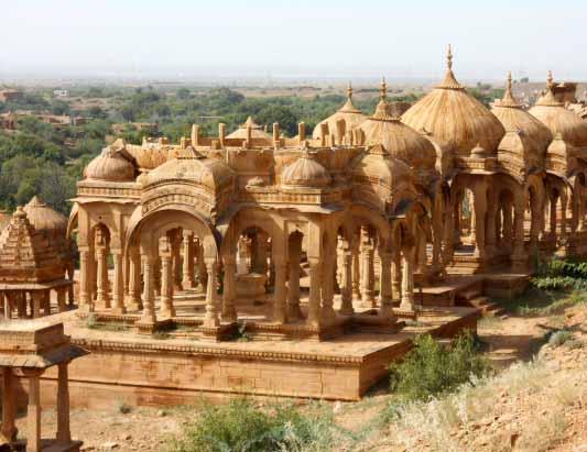 ASIE POZNÁVACÍ EXOTIKA Dillí Jaipur Nejznámějšími místy Indie z Dillí až do Kalkaty, skvostná hrobka a chlouba Indie Tádž Mahal v Ágře, spalování mrtvých na ghátech posvátné řeky Gangy, safari na