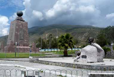 den odlet do Quita (UNESCO), výhledy na sopky Cotopaxi (5897 m), Ilinizu Norte (5126 m), Sur (5248 m) a Pichinchu (4776m), prohlídka historického centra, náměstí Plaza Grande s katedrálou, kostel