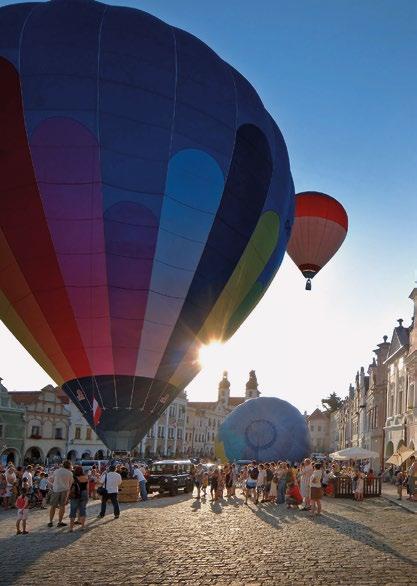 TELČ Zažijte a obdivujte jedinečnou atmosféru Telče z ptačí perspektivy či procházkou po historickém náměstí, a nechejte se unést krásou měšťanských domů, zámku i památek a čistou Vysočinou.