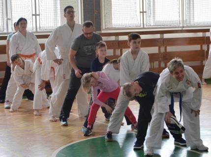 Den bojových her Kromě základního tréninkového programu pro sportovce do 12 let, máme v našem vysokomýtském oddílu moderního Sportovního Karate i program přípravky.