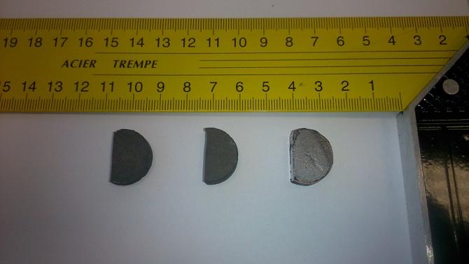 Obr. 16 : Experimentální materiál zleva: FeAl (60:40 at.%), FeAl (40:60 at.%), FeCu (50:50 at.%) 4.