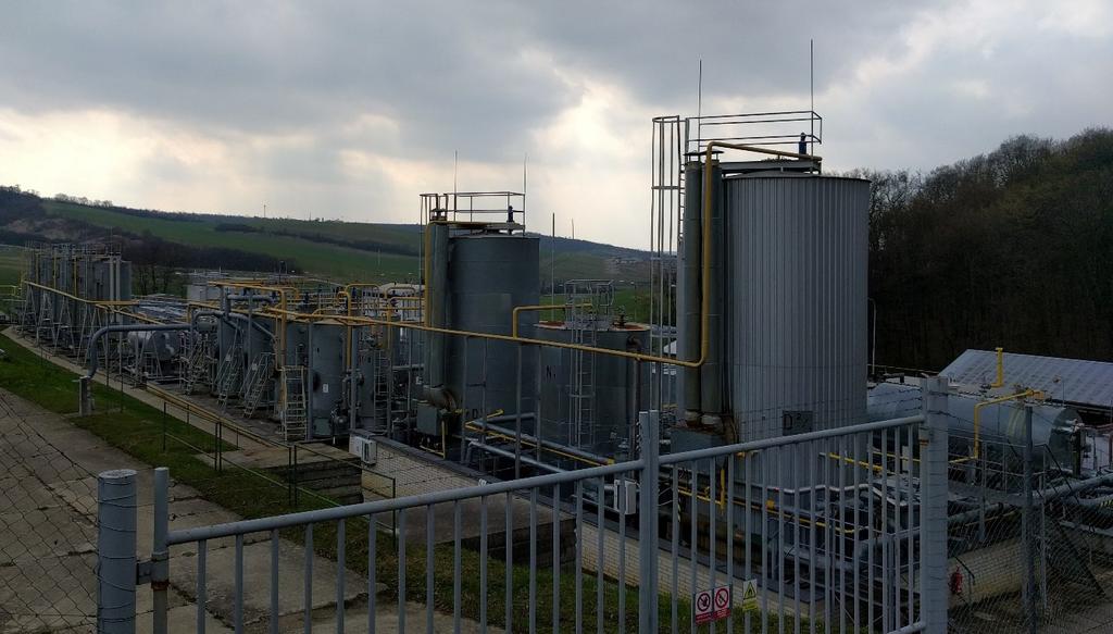 Obr. 17: Sběrné naftové středisko Dambořice (foto Panáček, 2018) Před sběrným střediskem by mohla stát informační cedule (obr. 18), která by byla rozdělena na tři části.