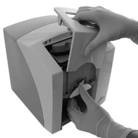Povrch VistaScan Mini vyčistěte navlhčeným ubrouskem a vydezinfikujte dezinfekčním ubrouskem (např. Dürr Dental FD 350).