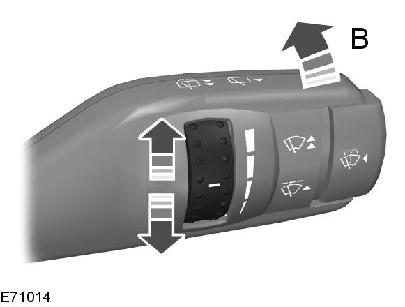 Před zapnutím funkce automatického stírání při námraze nejprve čelní sklo úplně odmrazte. Před vjetím do myčky nezapomeňte automatické stírání vypnout.