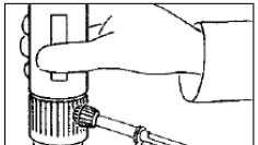 6.3. Našroubování dávkovače na láhev Našroubujte dávkovač na hrdlo láhve, buď přímo, nebo s využitím jednoho z přiložených adaptérů, v závislosti na velikosti a typu hrdla láhve.