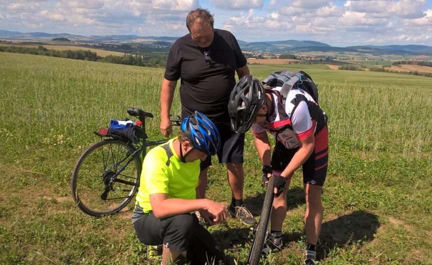 12. 8. 2017 V naší vesničce proběhl sraz motocyklů značky JAWA a příznivců této světoznámé značky. Setkání proběhlo na krytém parketu u hřiště.