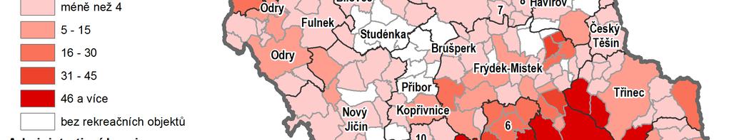 stovek hřišť, tělocvičen, koupališť a bazénů.