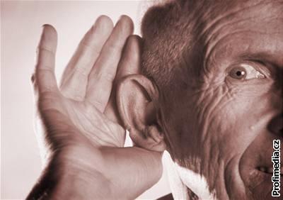 Smyslové orgány Oslabuje se pocit žízně Zhoršení tepelné regulace Snižuje se vnímání bolesti Poruchy sluchu