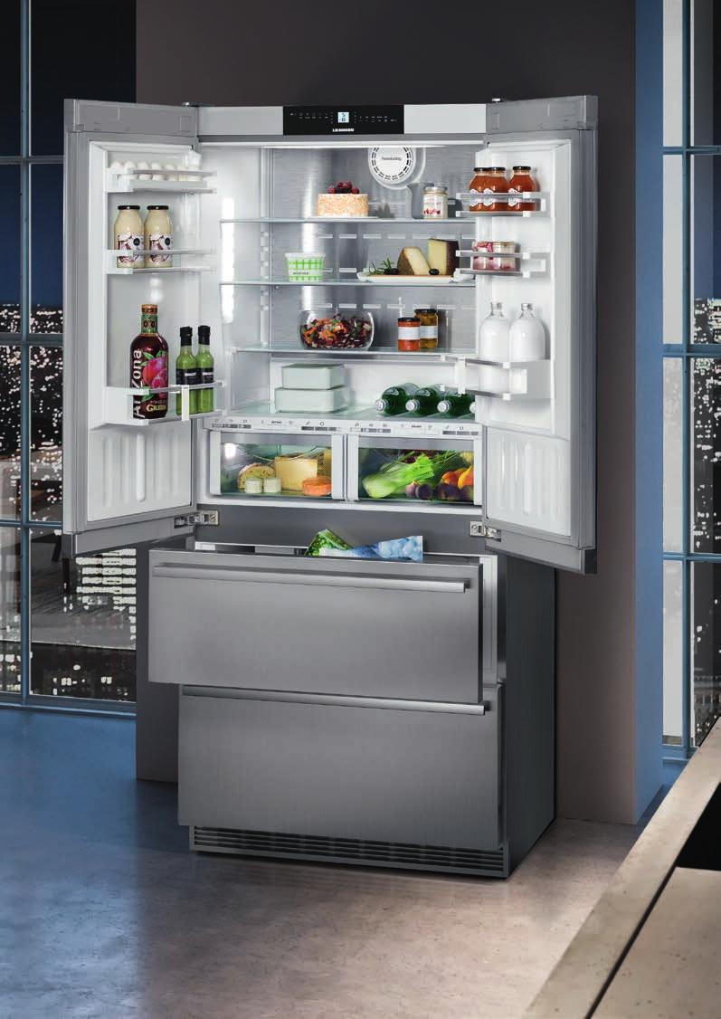 Kombinovaná chladnička vybavená technologiemi BioFresh a NoFrost: CBNes 656 Prémiová chladnička CBNes 656 s elegantními dvířky je mnohem více než jen estetickým klenotem každé kuchyně.