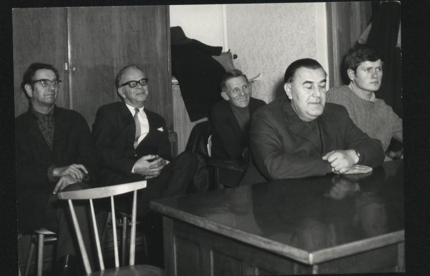 Obrázek 07 Z výroční členské schůze šachového oddílu TJ Klatovy k 50. výročí založení oddílu v závodním klubu Škoda Klatovy na Nové hospodě v prosinci 1971.