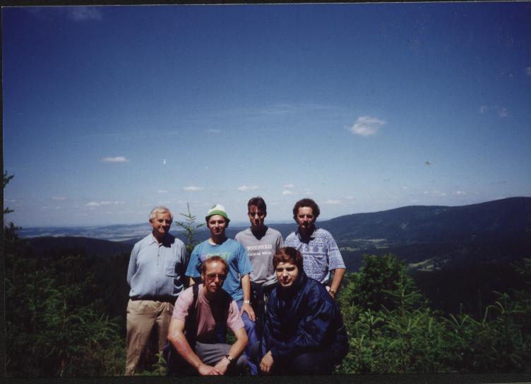 Obrázek 21 Ze soustředění v Hojsově Stráži v červnu 2000 jsme podnikli turistickou túru na Ostrý. Ing. Novák Jaromír, Ing.