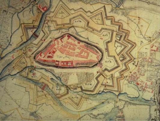 Obrázek 1.19 Půdorysné schéma královéhradecké pevnosti Osvobození měst z hradebních pout Z našeho úhlu pohledu je zajímavé i pokračování příběhu Hradce Králové.