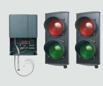 Žlté signálne svetlá varujú pri pohybe brány, červené / zelené