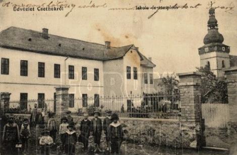 10. ŠKOLA partizánsky štáb Č.ÚZPF: 1565/1 Jelšavská 317 572 Budovu postavili v roku 1913 pre účely meštianskej školy.