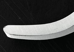 úrovně opotřebení v porovnání se standardními ručními stomatologickými nástroji VLASTNOSTI PODOBNÉ DIAMANTU Bez nutnosti broušení... Mimořádná ostrost... Nejoceňovanější ergonomie nástroje.