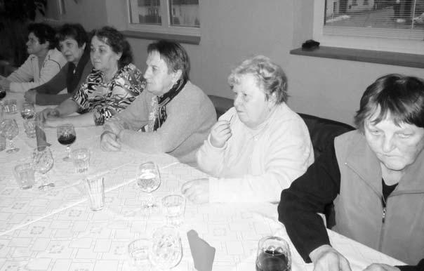 Mikulá e. Tato akce je oblíbena i u stále vût ího poãtu dûtí, ktefií do Rouského pfiijíïdí ke sv m babiãkám a dûdeãkûm. Tak a teì jiï k roku 2013.