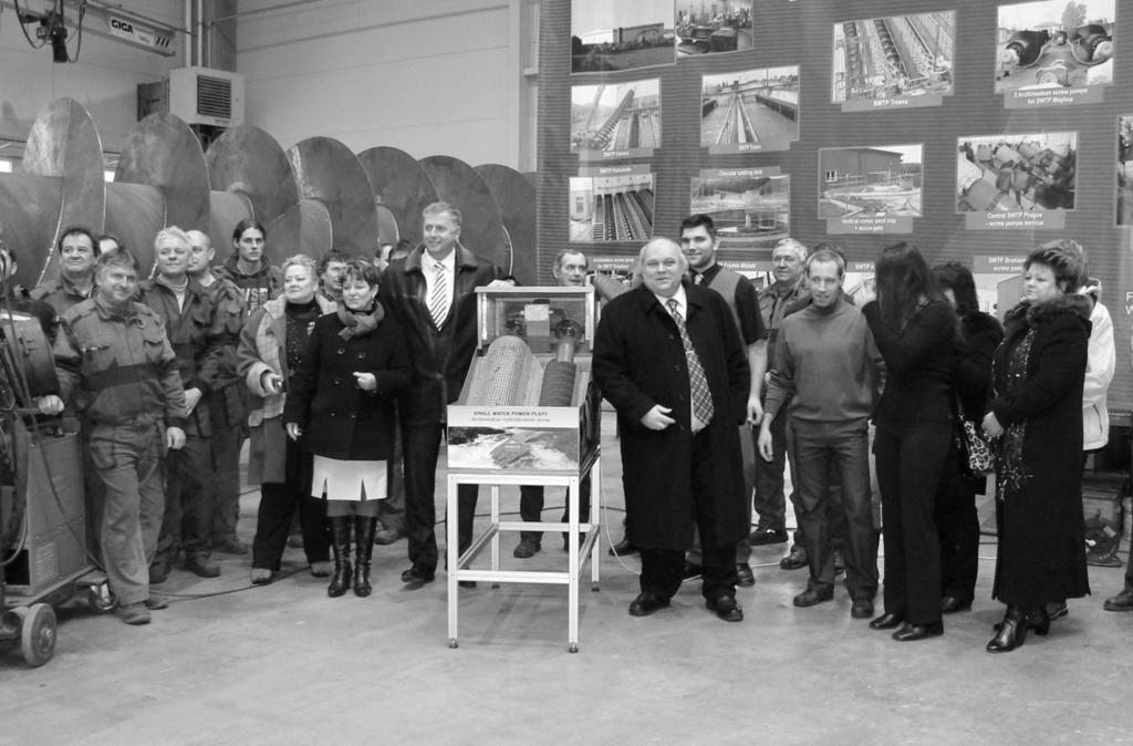 1/2013 strana 9 Propagaãní materiály pro ministra Milu e StrÏínková a Pavla