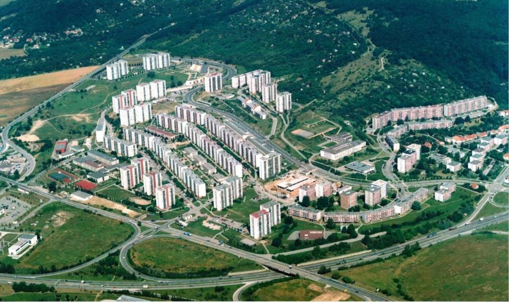 Sídlisko Nový Listkovec, BRNO (CZ) 2001-2013 Komplexne modernizováno 850 bytů v obecních domech a jedna základní škola a dvě MŠ do