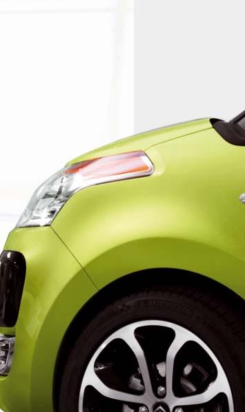 JEDNODUCHO CITROËN Vybrať si Citroën, znamená vybrať si kvalitu, bezpečnosť a štýl. Tri kľúčové slová, ktorými je inšpirované všetko príslušenstvo značky.