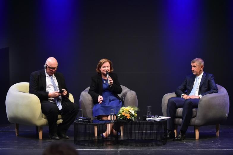 Zapojené osobnosti Jednotlivých debat se zúčastnily více než tři desítky zástupců ústředních orgánů státní správy i regionálních osobností.