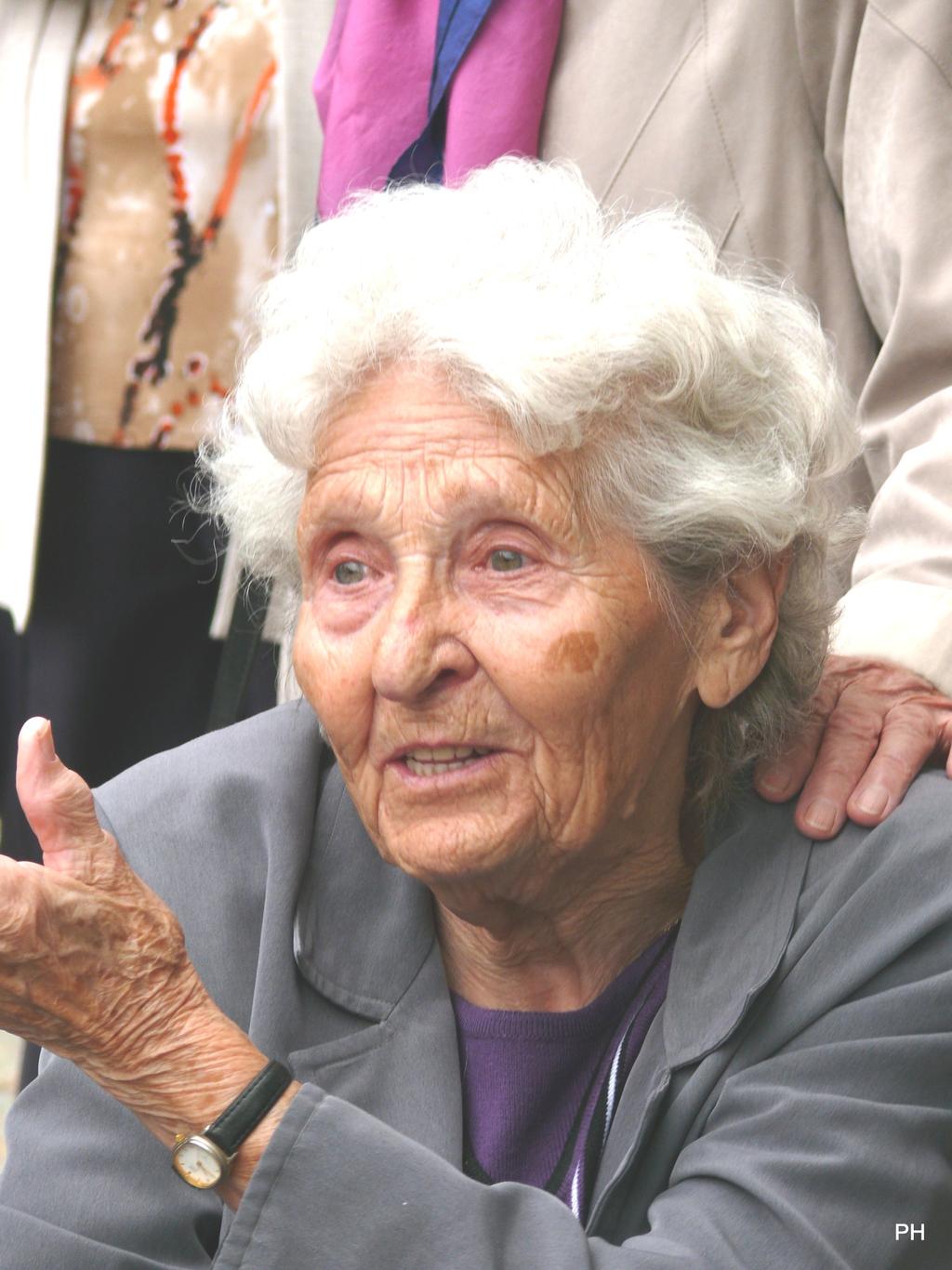 com/cs ZEMŘELA MILADA CÁBOVÁ ( 91) Nejdůležitější body: ZEMŘELA MILADA CÁBOVÁ VZNIK ČSR V KLADNĚ A SLANÉM ODHALENÍ PAMĚTNÍ