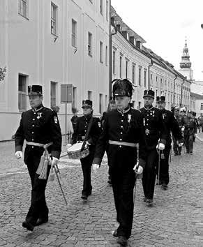 Během průběhu celého srazu je zajištěn bohatý doprovodný program jak pro účastníky, tak i pro diváky. Součástí výstavy historických vozidel budou i historické závodní motocykly.