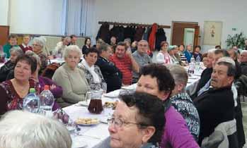 strana 10 PAVLOVČAN 3/2016 ÚCTA K STARŠÍM 17. 11. 2016 Vo štvrtok, 17. novembra 2016 sme o 15:00 hodine v sále kultúrneho domu privítali našich seniorov.