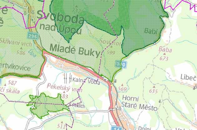 Nejbližší lokalitami soustavy NATURA 2000 jsou Evropsky významná lokalita Krkonoše a Ptaí oblast Krkonoše.