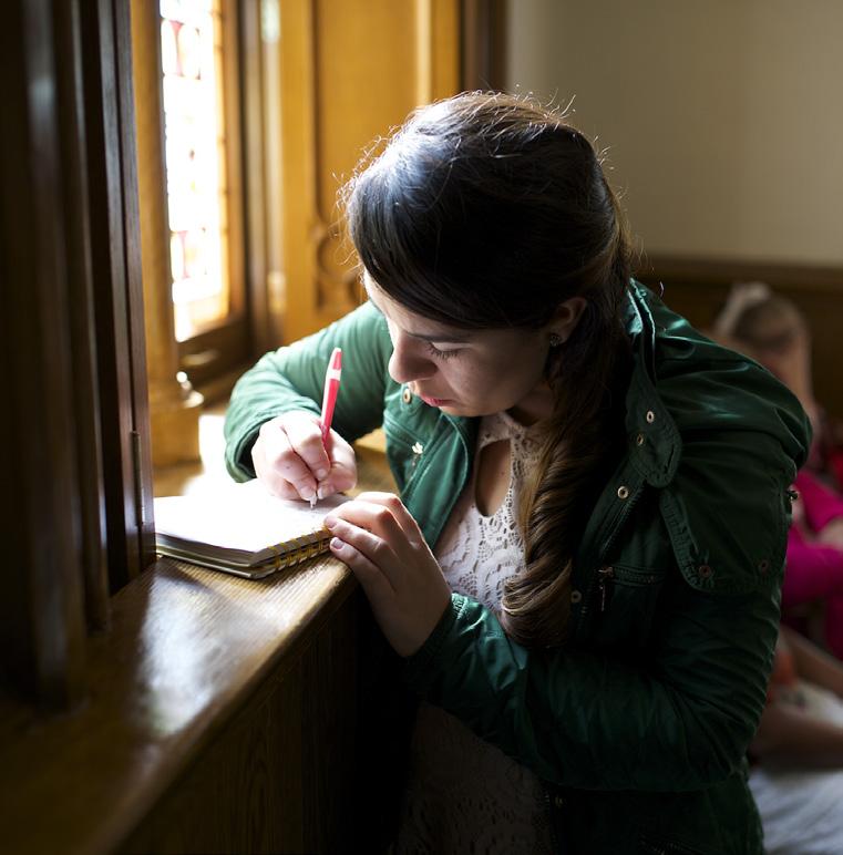 Pravdy, které vytyčují cestu domů k Bohu, jsou potvrzovány Duchem Svatým. Nemůžeme jít do lesíku a vidět Otce a Syna, jak promlouvají k mladému Josephu Smithovi.