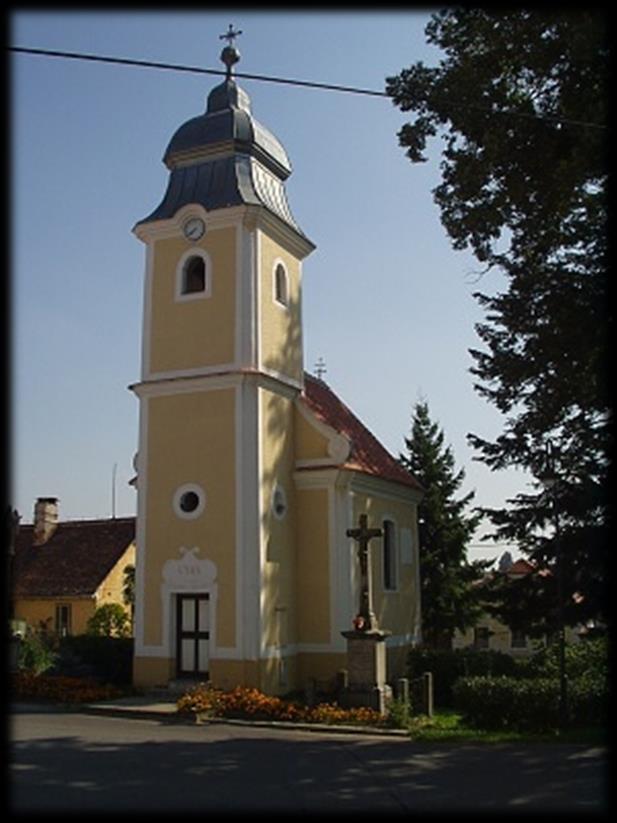 Dešov Kaple Panny Marie Bolestné Barokní kaple pochází z roku 1781 nacházející se uprostřed obce.