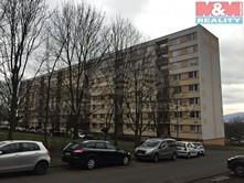 Hodnocení:Menší výměra bytu, před rekonstrukcí.