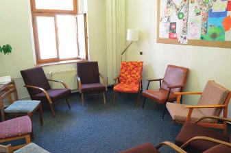 DBT CENTRUM DBT Centrum je služba následné péče, která své programy nabízí v Praze na Břevnově. Cílovou skupinou jsou lidé s poruchou osobnosti a rodinní příslušníci.
