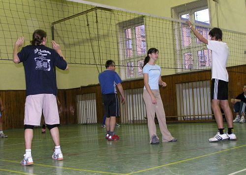 Gymnázium v Karviné je pilotní školou ekologické výchovy, je zapojena do řady mezinárodních projektů včetně OPRLZ (ESF).