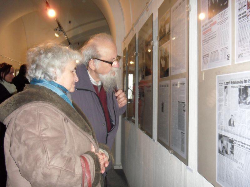Poslanie organizácie... Otvorenie výstavy 20 rokov Romano nevo ľil vo fotografiách. Foto: J.