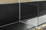 Vytváří stínovou spáru o šířce 12 mm. Spára je vhodná pro uchycení a fi xování skleněných prvků v oblasti podlahy a stěny. (Technický list výrobku 2.