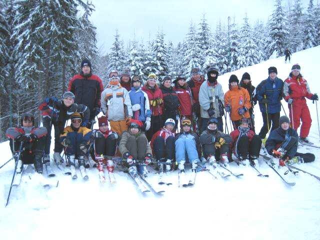 strana 16 (celkem 16) Zpravodaj č. 7/0506 lyžařské výcviky V únoru 2006 proběhly na Jestřebích horách lyžařské výcviky, kterých se zúčastnilo 78 žáků 7. tříd. Pár postřehů: Žáci 7.