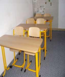 vybavení tříd školním nábytkem od zřizovatele ve