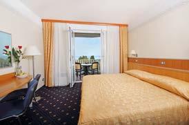 Příjemné ubytování, které je jedinečné díky své poloze mezi Jaderským mořem a jediným sladkým solným jezerem ve Slovinsku! Hotel nabízí pokoje umístěné přímo na pláži. cca 1,5 EUR/os./den.